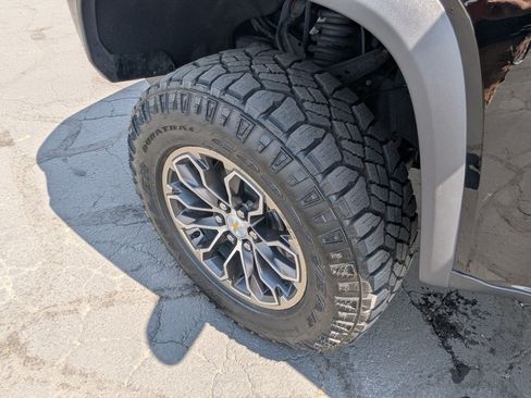 Used 2022 Chevrolet Colorado ZR2 AWD/4WD image 38
