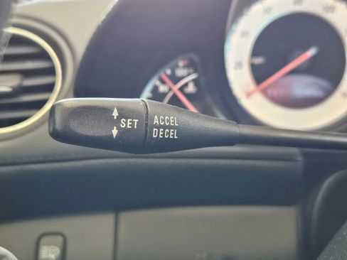 Used 2009 Mercedes-Benz SL 550 w/ Premium I Pkg image 11