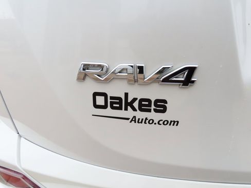Used 2016 Toyota RAV4 Limited image 17