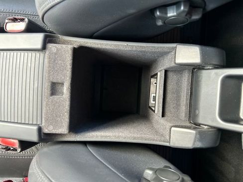 Used 2013 Volvo XC60 3.2 w/ Climate Pkg image 24