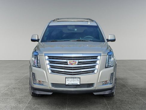 Used 2017 Cadillac Escalade ESV Platinum image 2