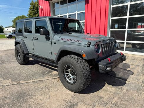 Used 2013 Jeep Wrangler Unlimited Rubicon AWD/4WD image 2