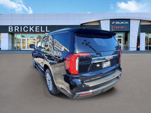 Used 2021 GMC Yukon SLT w/ SLT Premium Package AWD/4WD image 4