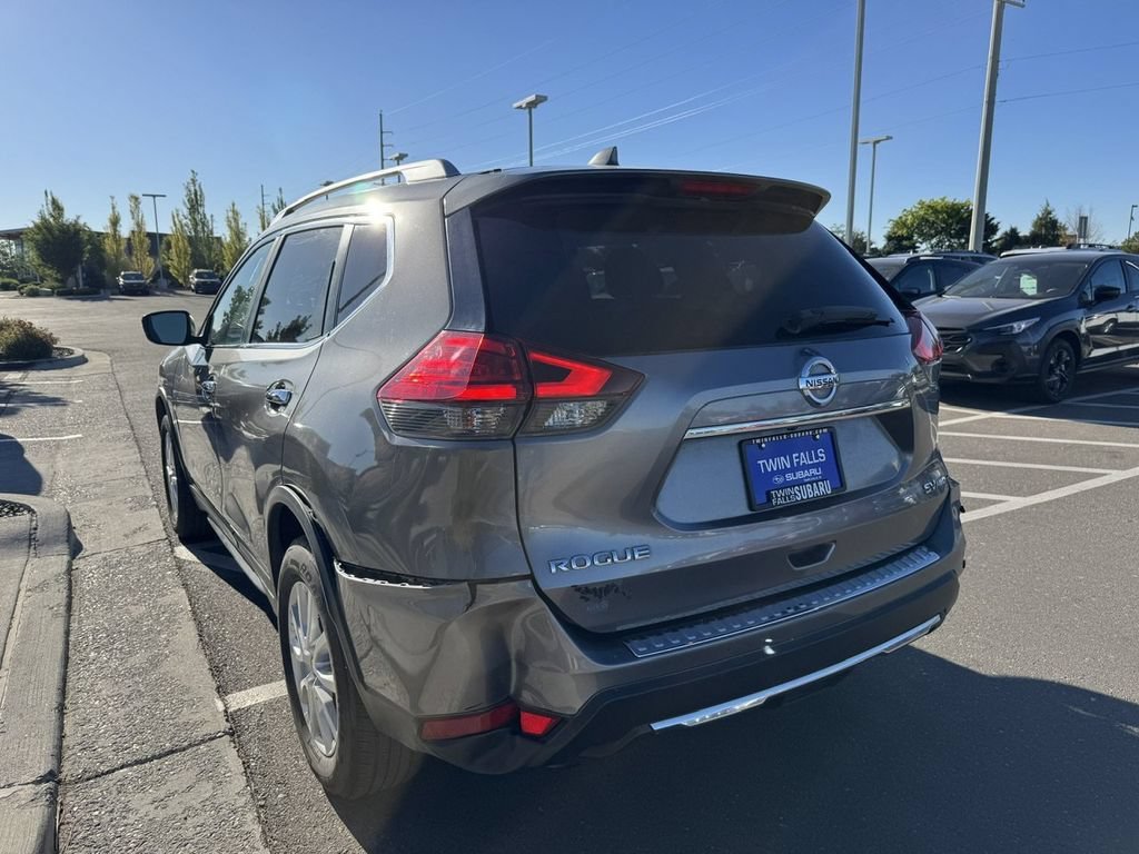 Used 2017 Nissan Rogue SV AWD/4WD image 5