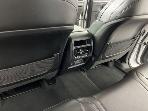 Used 2023 Jeep Grand Cherokee Limited AWD/4WD image 45