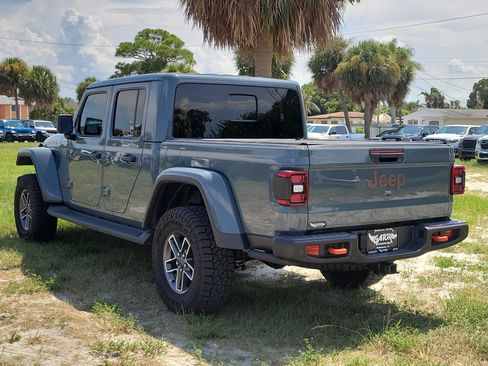 Used 2025 Jeep Gladiator Mojave AWD/4WD image 3