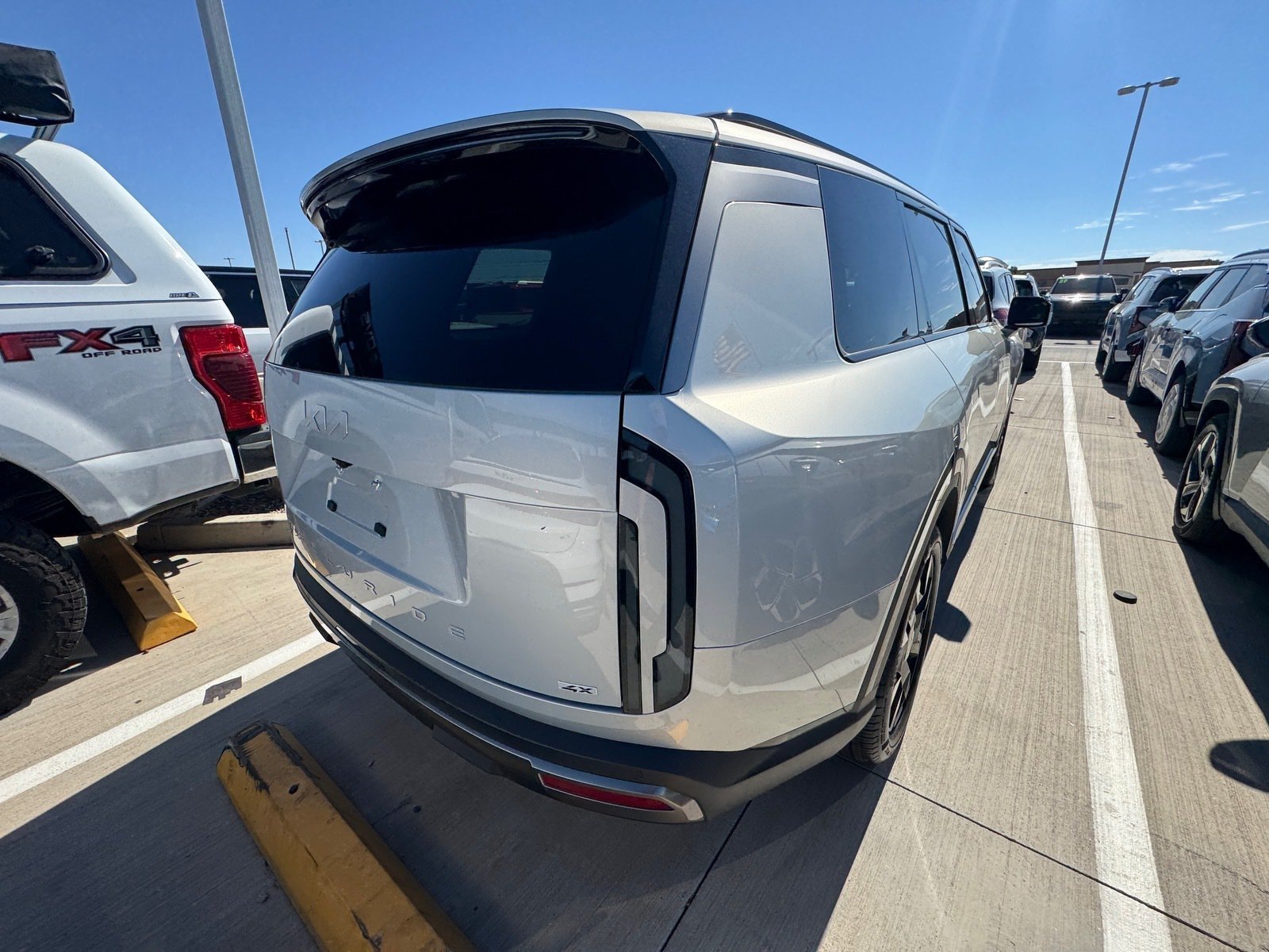 Certified 2027 Kia Telluride S w/ Towing Package AWD/4WD image 4
