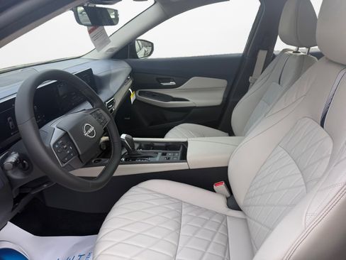 New 2026 Nissan Sentra SL w/ Floor Mat Package FWD image 9