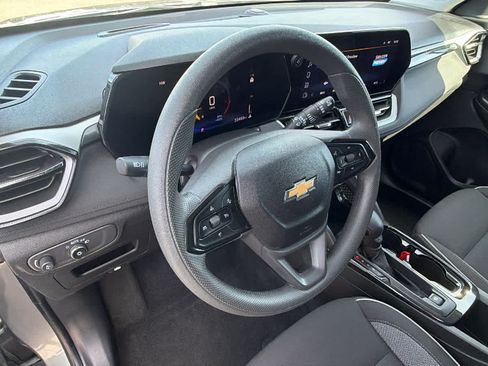 Used 2025 Chevrolet TrailBlazer LT FWD image 10