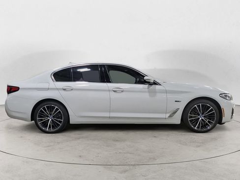 Used 2023 BMW 530e w/ Executive Package image 7