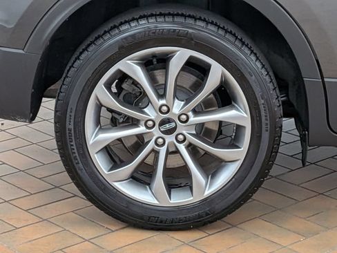 Used 2019 Lincoln MKC Select w/ Select Plus Package FWD image 11