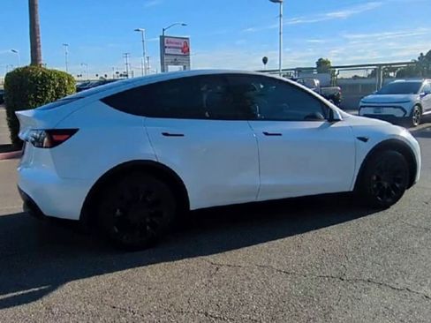 Used 2023 Tesla Model Y Long Range image 8