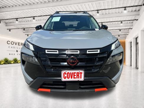 Used 2025 Nissan Rogue SV AWD/4WD image 3