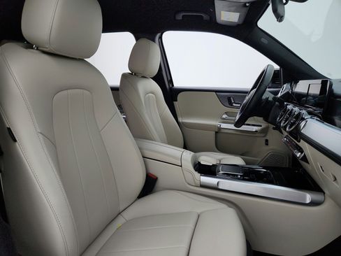 Certified 2021 Mercedes-Benz GLB 250 image 21