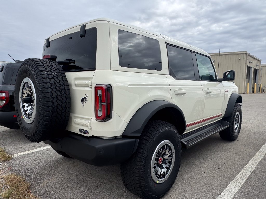 New 2026 Ford Bronco Outer Banks w/ Sasquatch Package AWD/4WD image 9
