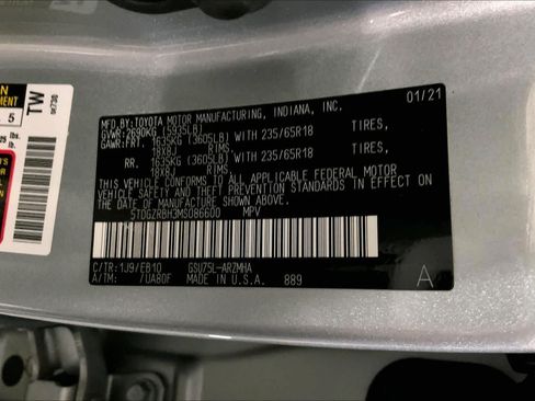 Certified 2021 Toyota Highlander XLE AWD/4WD image 37