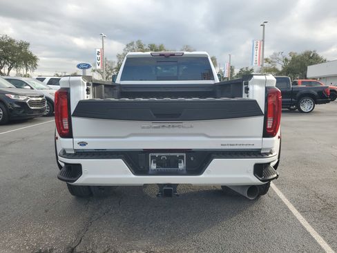 Used 2023 GMC Sierra 3500 Denali w/ Technology Package image 10