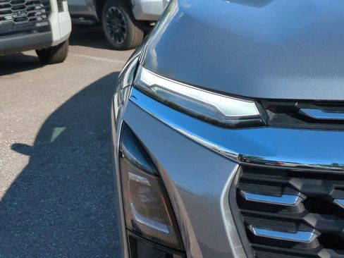 Used 2026 Chevrolet Equinox LT FWD image 10