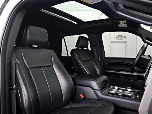 Used 2021 Ford Expedition XLT image 29