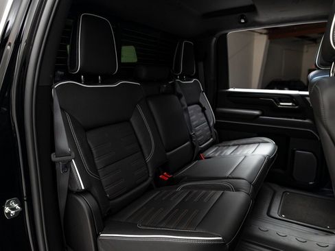 Used 2026 GMC Sierra 2500 AT4X image 32