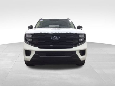 New 2025 Ford Expedition Active image 6