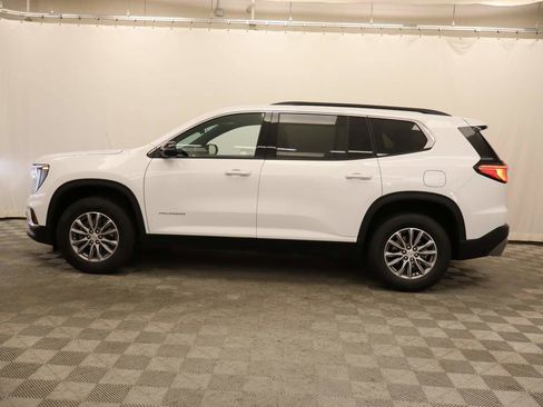 Used 2025 GMC Acadia Elevation image 2