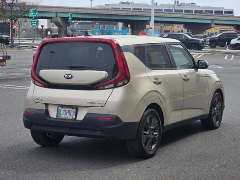 Used 2020 Kia Soul EX FWD image 7