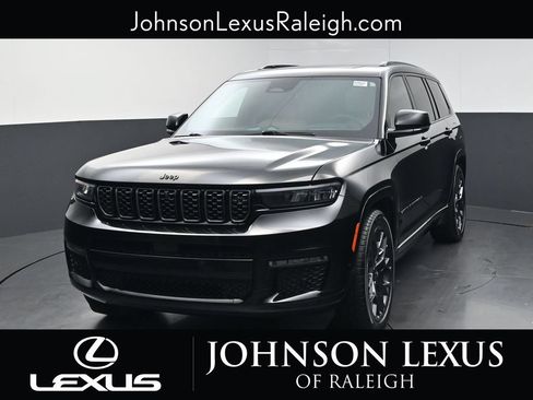 Used 2024 Jeep Grand Cherokee L Summit w/ Advanced Protech Group IV AWD/4WD image 5