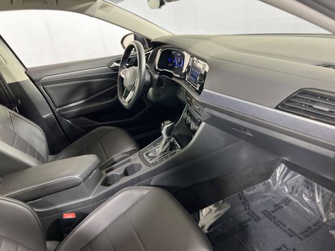 Used 2023 Volkswagen Jetta SE image 28