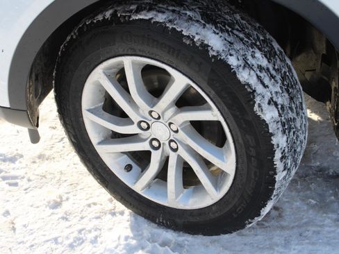 Used 2016 Land Rover Discovery Sport HSE image 19