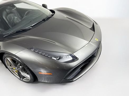 Used 2019 Ferrari 488 Spider RWD image 29