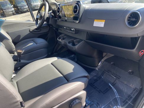 New 2025 Mercedes-Benz Sprinter 2500 image 38