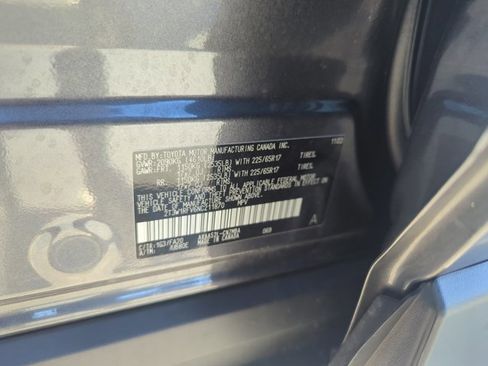 Used 2022 Toyota RAV4 XLE w/ Convenience Package image 24