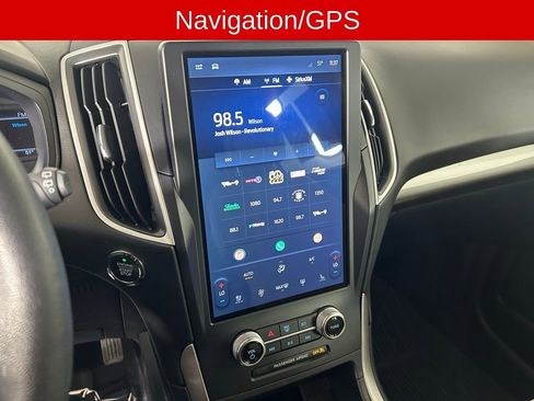 Used 2024 Ford Edge SEL w/ Convenience Package AWD/4WD image 3