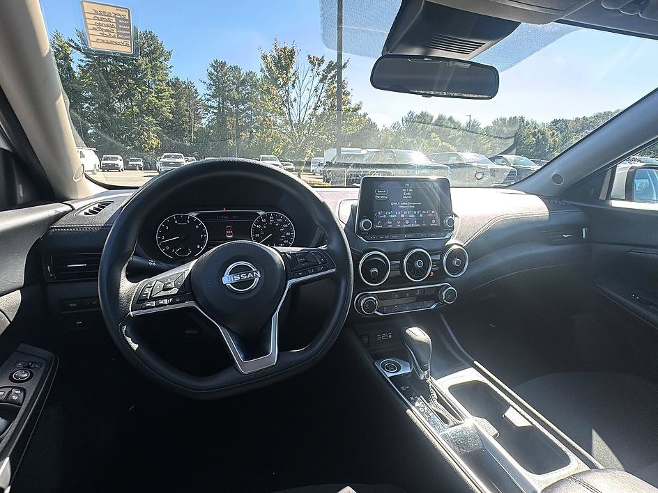 Certified 2025 Nissan Sentra SV FWD image 30