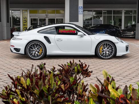 Used 2015 Porsche 911 Turbo S AWD/4WD image 43