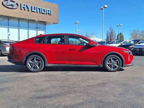 Used 2025 Kia K4 LXS image 2