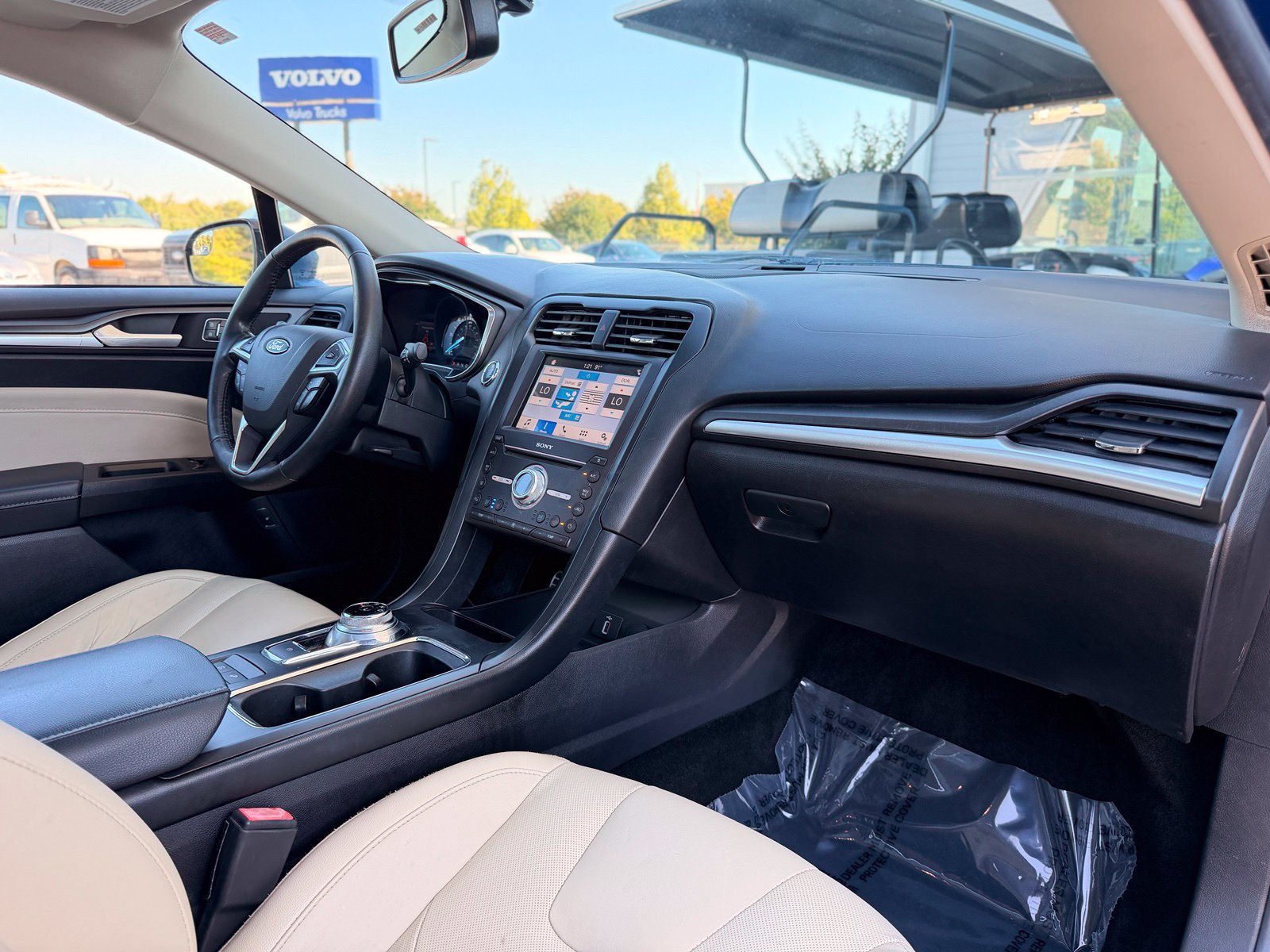 Used 2017 Ford Fusion Titanium FWD image 25