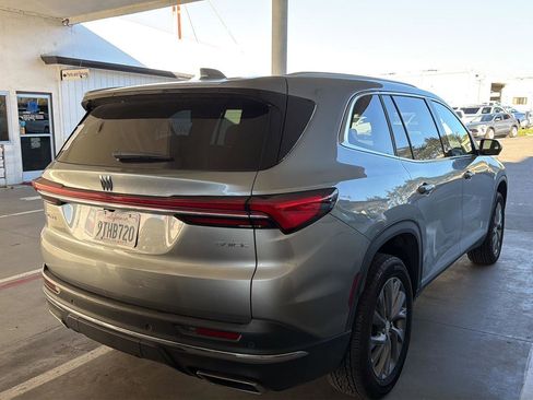 Used 2025 Buick Enclave Preferred image 9