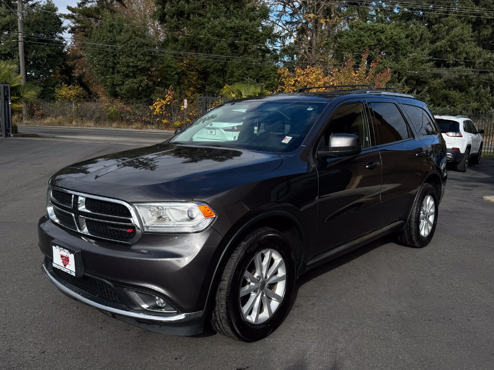 Used 2019 Dodge Durango SXT AWD/4WD image 3