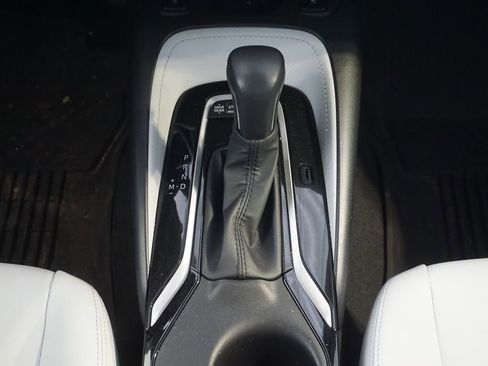 Used 2025 Toyota Corolla XSE FWD image 27