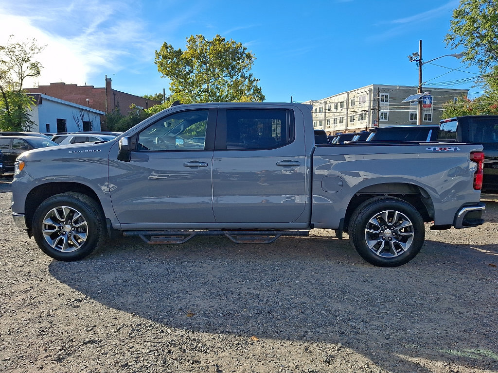 Used 2024 Chevrolet Silverado 1500 LT AWD/4WD image 4