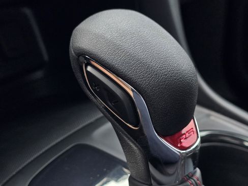 Used 2023 Chevrolet Equinox RS FWD image 24