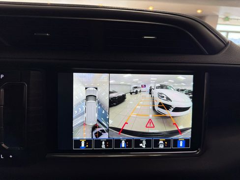 Used 2022 GMC Yukon XL Denali w/ Denali Premium Package RWD image 23