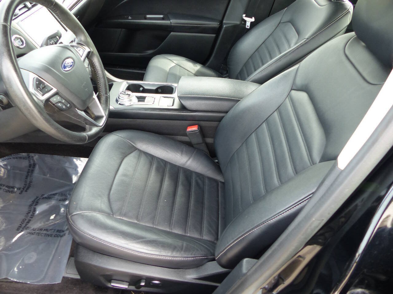 Used 2017 Ford Fusion SE w/ Fusion SE Technology Package FWD image 14