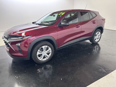 Used 2024 Chevrolet Trax LS image 14