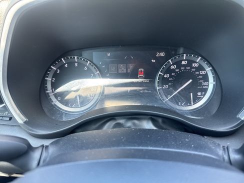 Used 2020 Toyota Highlander XLE AWD/4WD image 12
