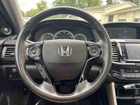 Used 2017 Honda Accord EX-L image 28