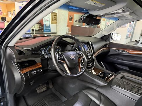 Used 2015 Cadillac Escalade Premium AWD/4WD image 11