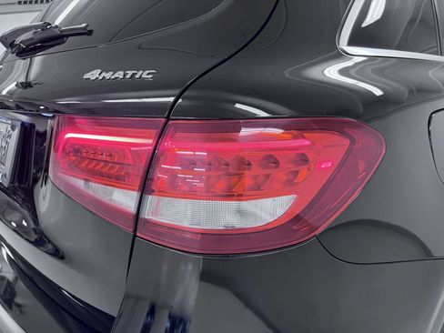 Used 2018 Mercedes-Benz GLC 300 4MATIC image 9